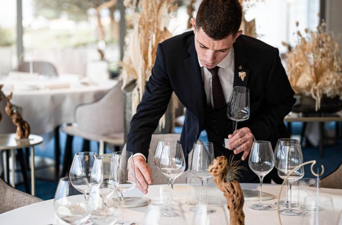 Anne de Bretagne chef sommelier Steve Gellot.jpg Anne de Bretagne chef sommelier Steve Gellot.jpg